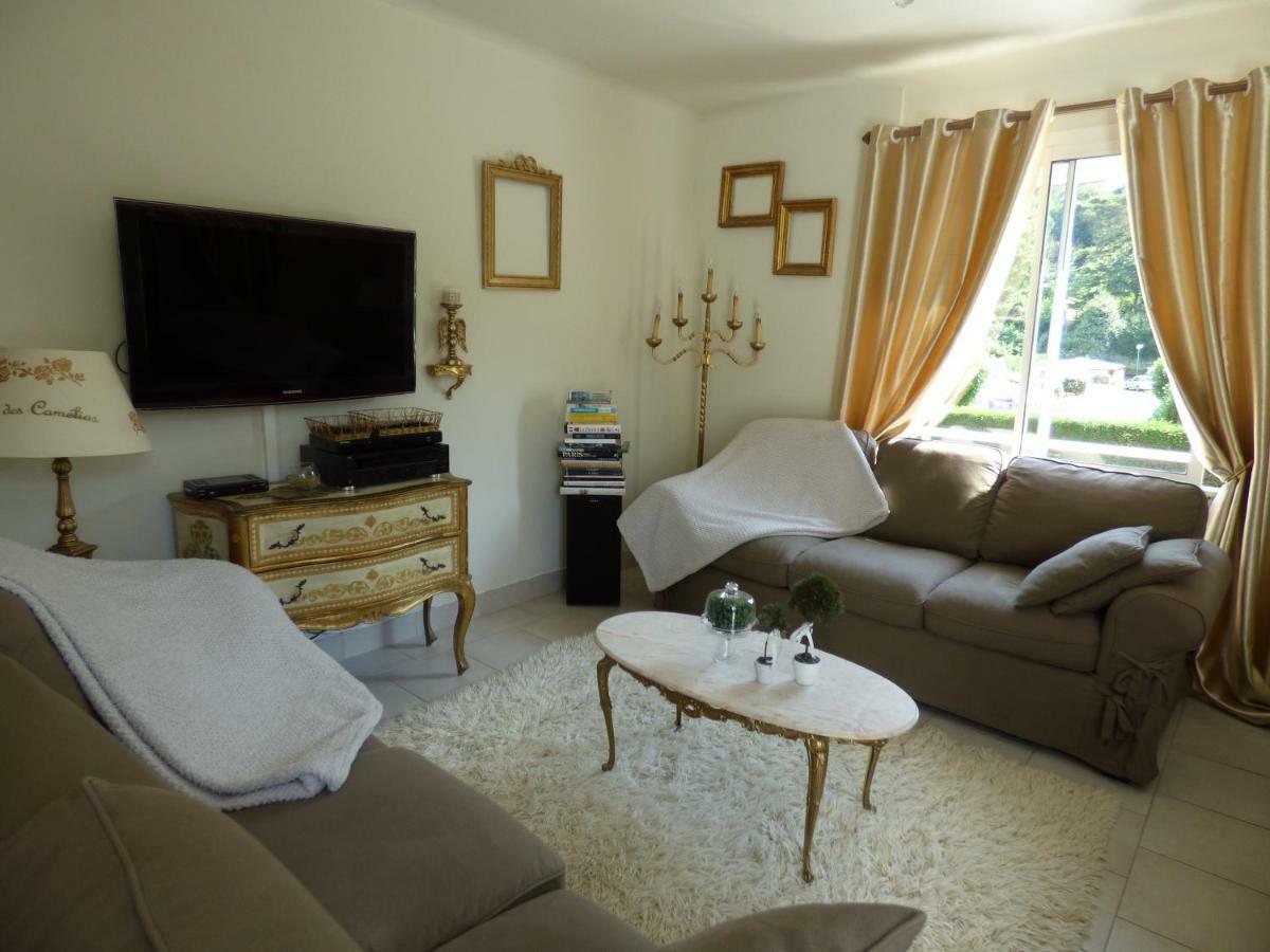 Le Clos Des Camelias เวอแลตส์-ซูร์-แมร์ ภายนอก รูปภาพ